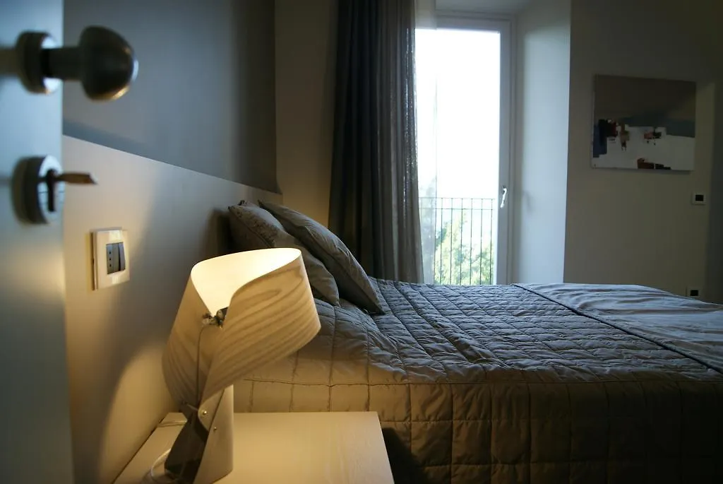 Daman Rooms & Breakfast Barzago 0*,